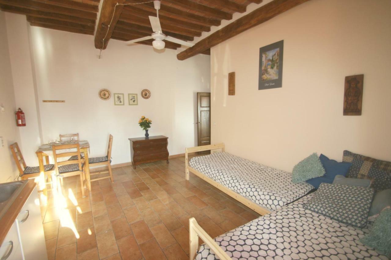 Lo Scricciolo Apartment *